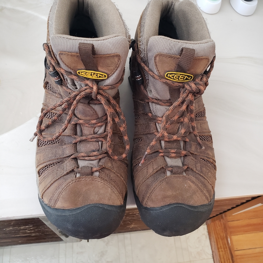 Mens Keen hiking boots